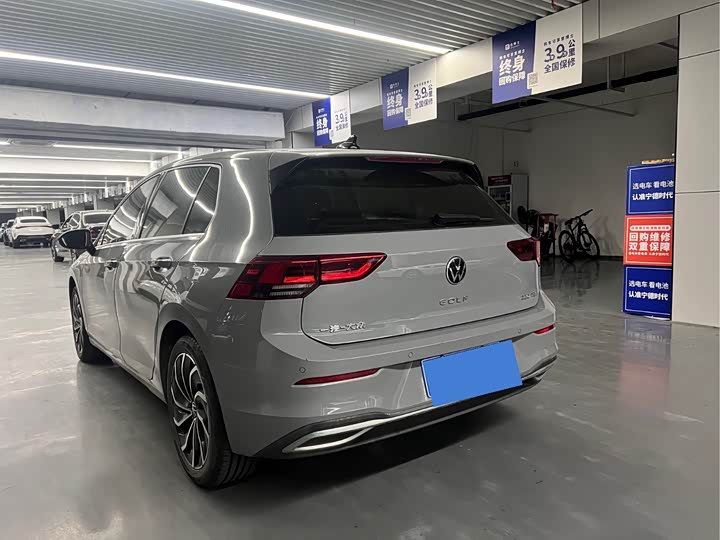 Фото 11 - Volkswagen Golf