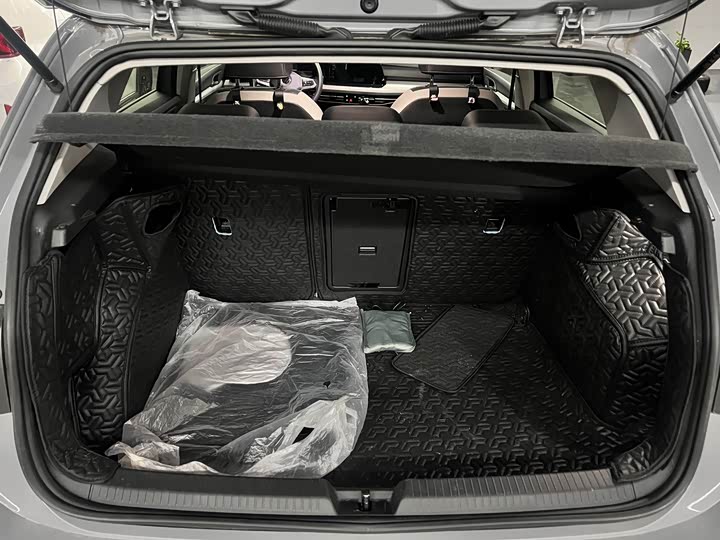 Фото 13 - Volkswagen Golf