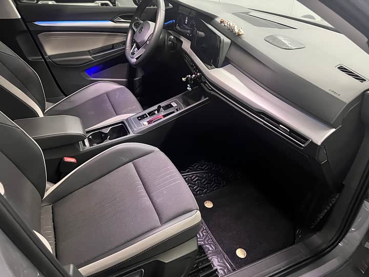 Фото 7 - Volkswagen Golf