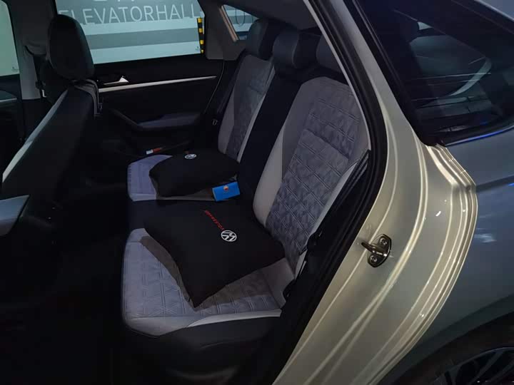 Фото 15 - Volkswagen Lavida