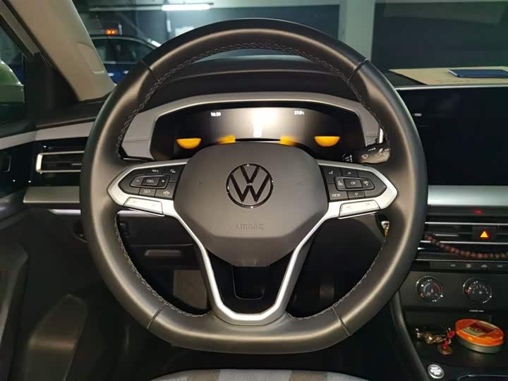 Фото 3 - Volkswagen Lavida