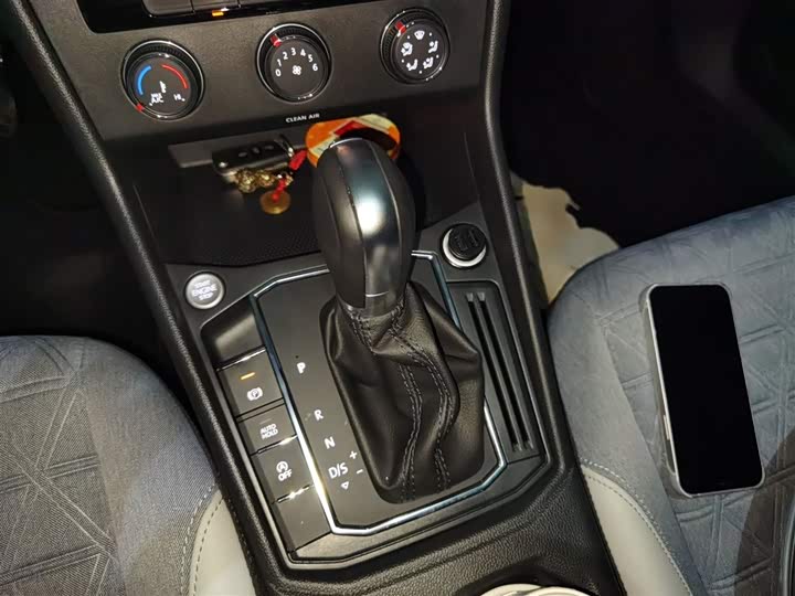 Фото 7 - Volkswagen Lavida