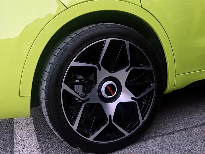 Фото 10 - Maserati Levante