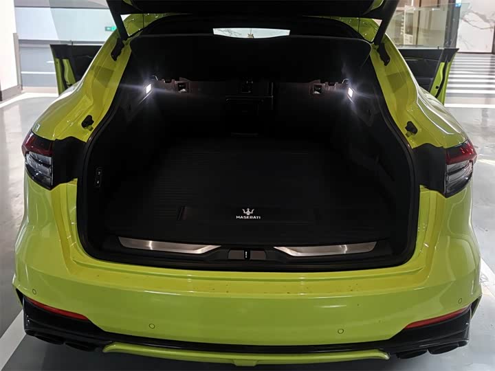 Фото 14 - Maserati Levante