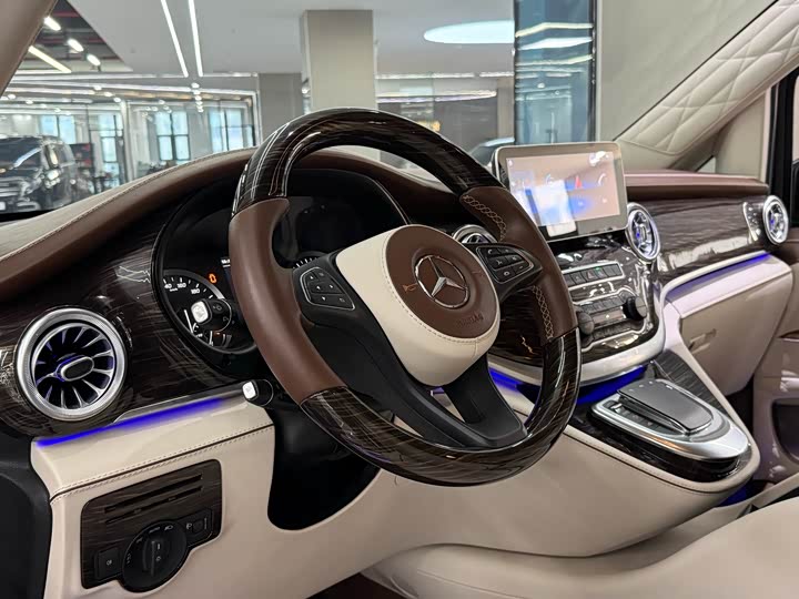 Фото 9 - Mercedes-Benz Vito