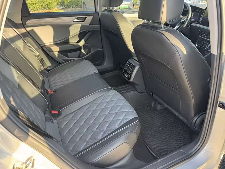 Фото 15 - Volkswagen Sagitar L