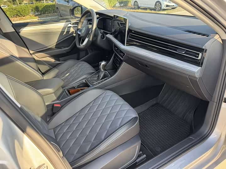 Фото 17 - Volkswagen Sagitar L