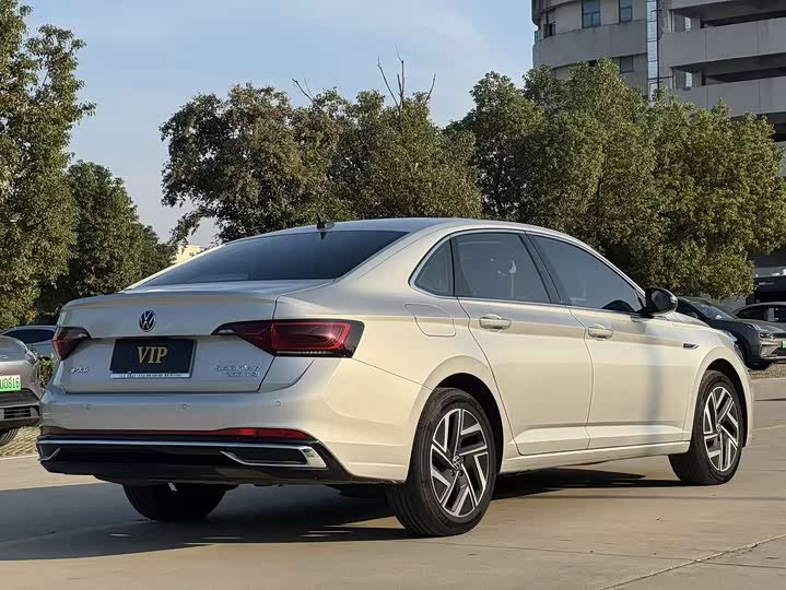 Фото 2 - Volkswagen Sagitar L