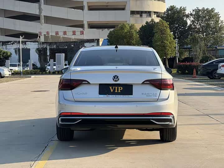 Фото 3 - Volkswagen Sagitar L