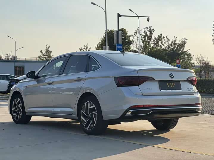 Фото 4 - Volkswagen Sagitar L