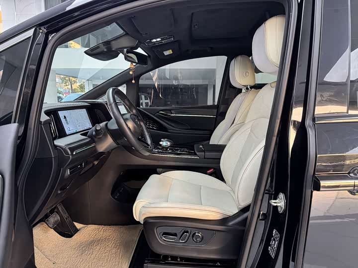 Фото 10 - GAC Trumpchi M8