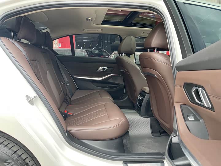 Фото 13 - BMW i3