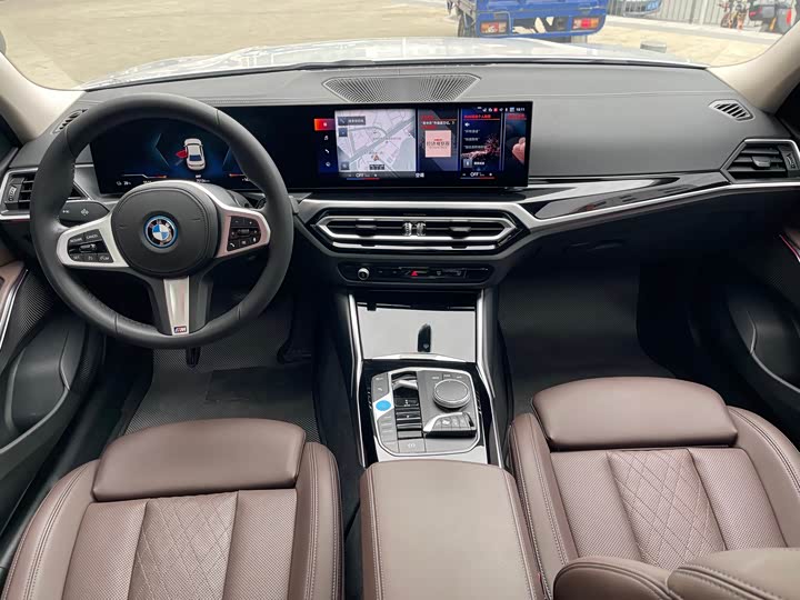 Фото 14 - BMW i3
