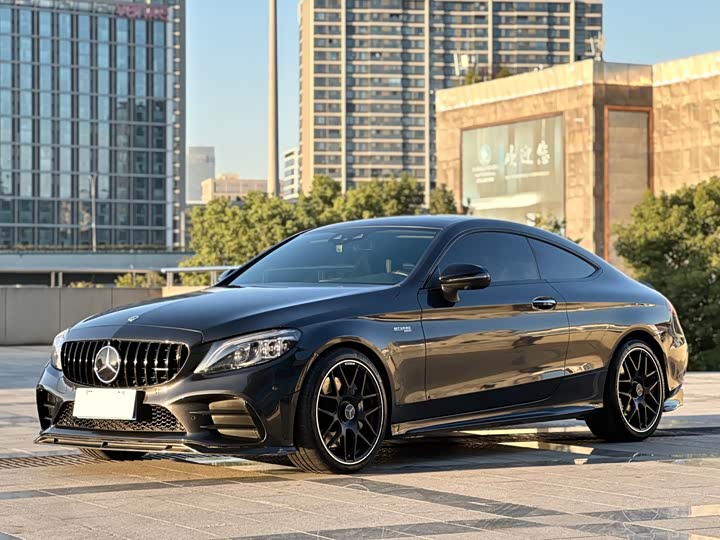 Фото 1 - Mercedes-Benz C-Class AMG