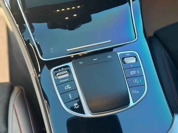 Фото 16 - Mercedes-Benz C-Class AMG