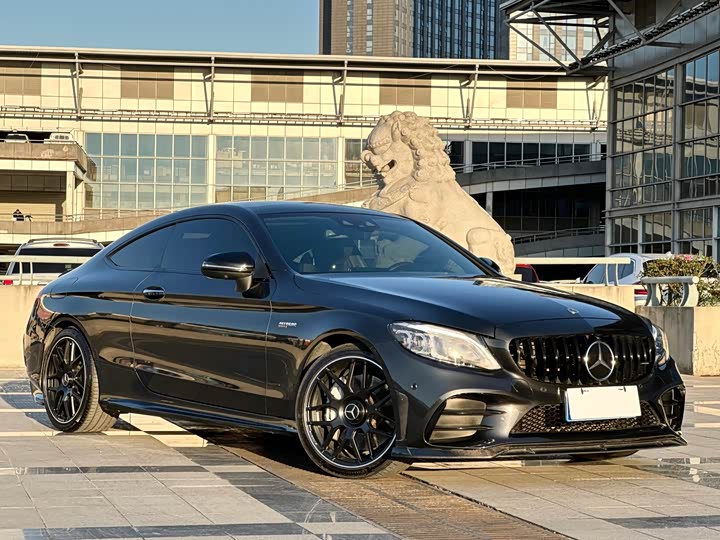 Фото 3 - Mercedes-Benz C-Class AMG