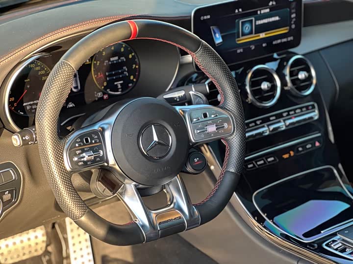 Фото 9 - Mercedes-Benz C-Class AMG