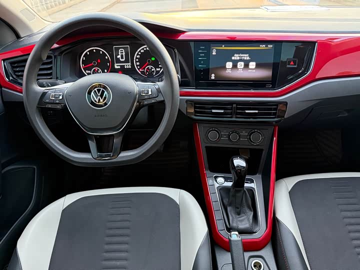 Фото 10 - Volkswagen Polo