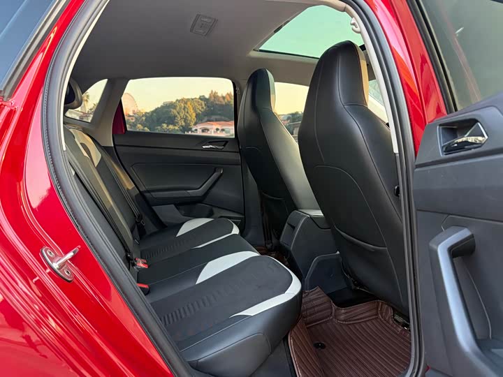 Фото 7 - Volkswagen Polo