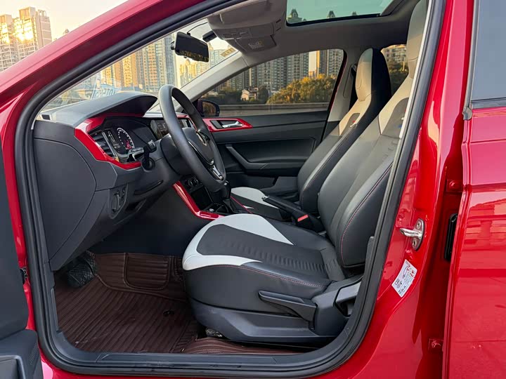 Фото 9 - Volkswagen Polo