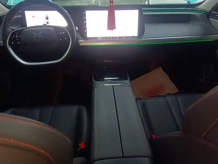 Фото 10 - XPeng P7