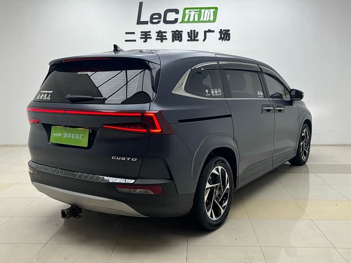 Фото 5 - Hyundai Custo