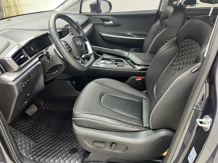 Фото 9 - Hyundai Custo