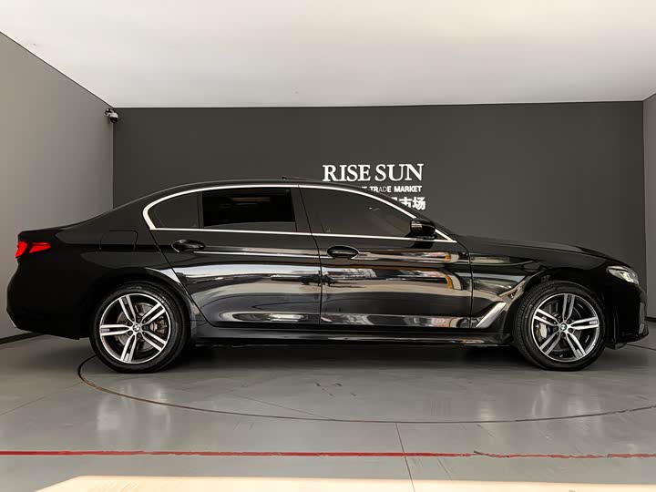 Фото 10 - BMW 5 Series