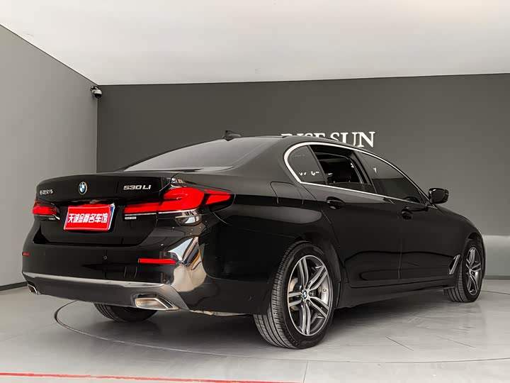 Фото 20 - BMW 5 Series