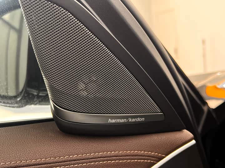 Фото 22 - BMW 5 Series