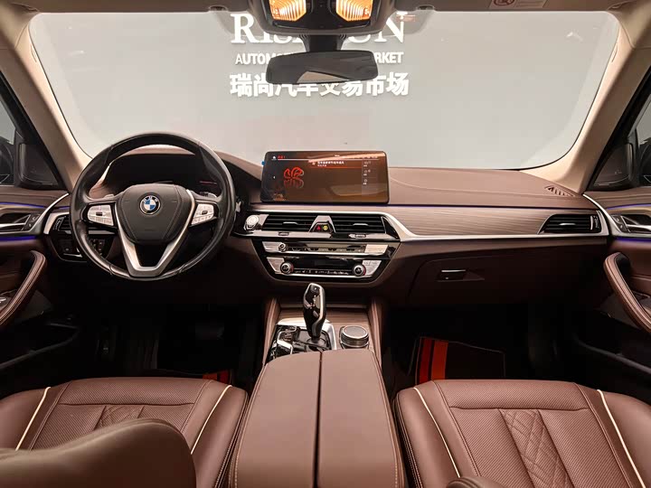 Фото 27 - BMW 5 Series