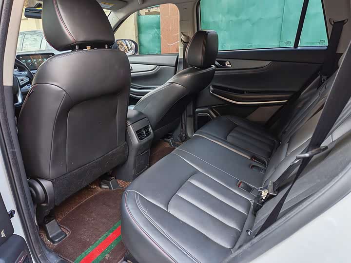 Фото 10 - Changan CS75