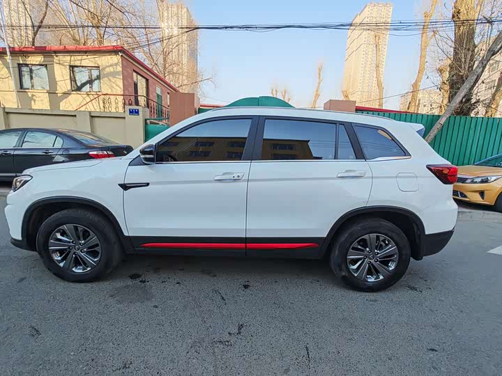 Фото 7 - Changan CS75