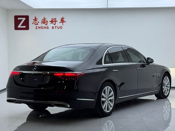 Фото 13 - Mercedes-Benz S-Class