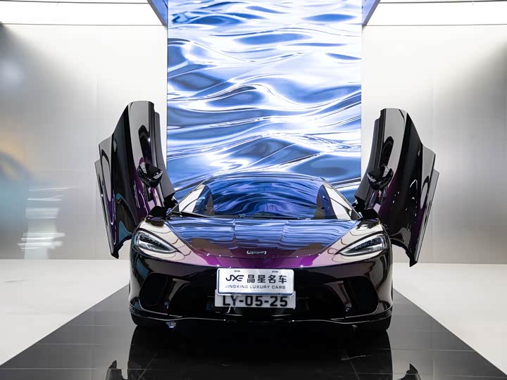 Фото 3 - McLaren GT