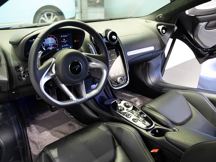 Фото 5 - McLaren GT