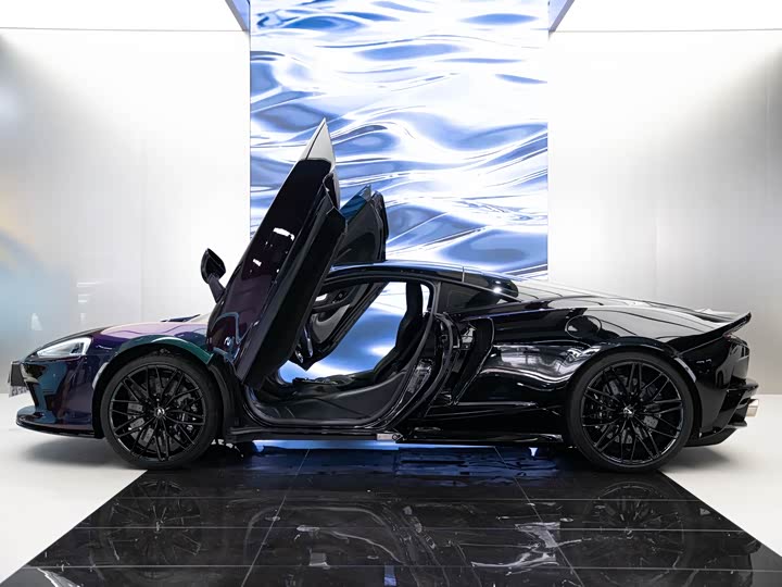 Фото 9 - McLaren GT