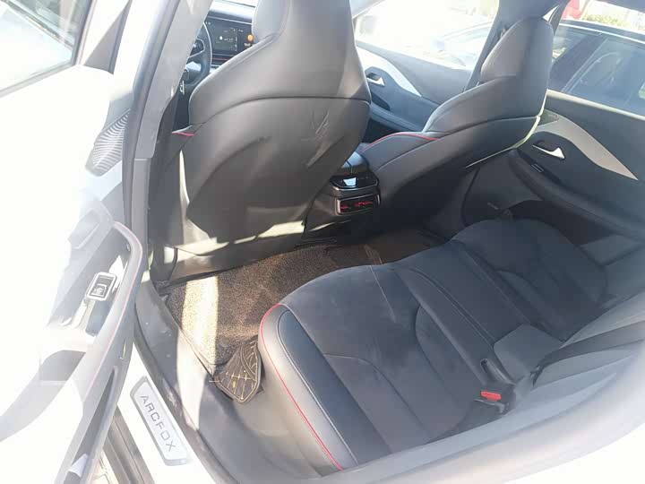 Фото 14 - BAIC Arcfox Alpha S