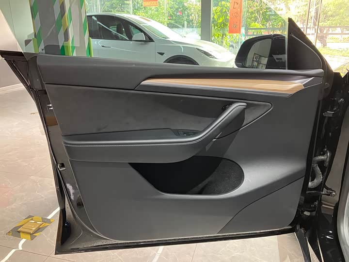 Фото 11 - Tesla Model Y