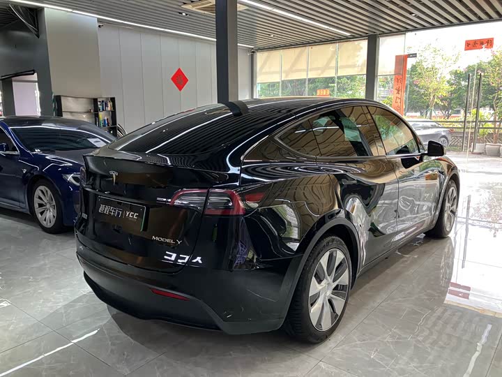 Фото 4 - Tesla Model Y