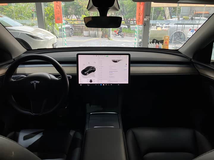 Фото 8 - Tesla Model Y
