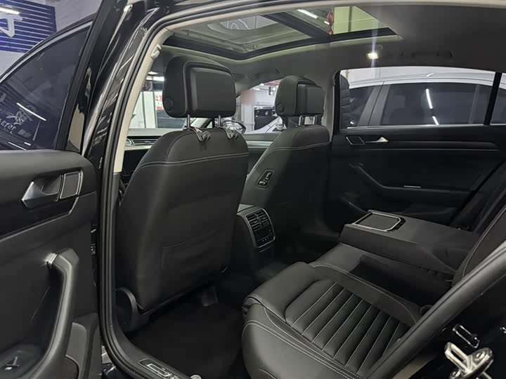 Фото 13 - Volkswagen Magotan