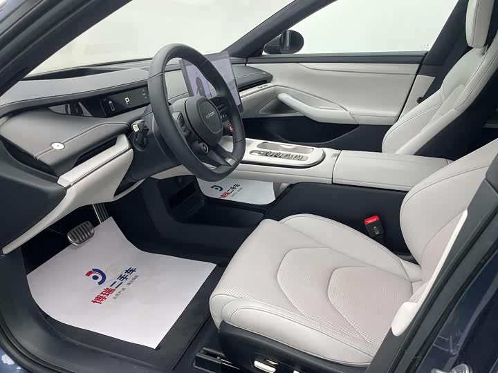 Фото 19 - Xiaomi SU7