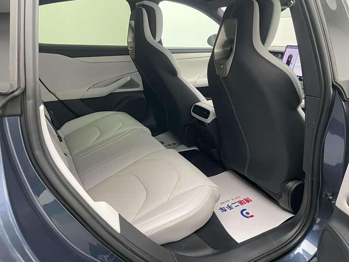 Фото 22 - Xiaomi SU7