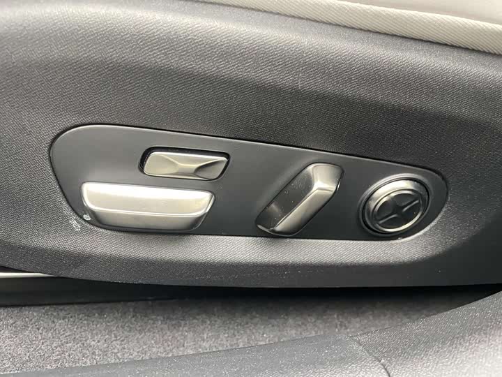 Фото 32 - Xiaomi SU7