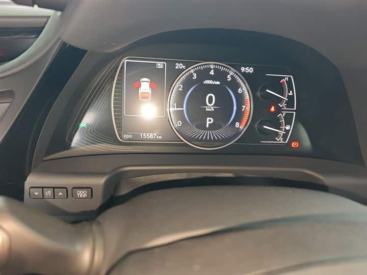 Фото 14 - Lexus ES