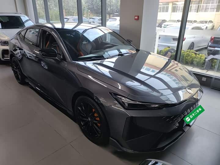 Фото 4 - Changan UNI-V