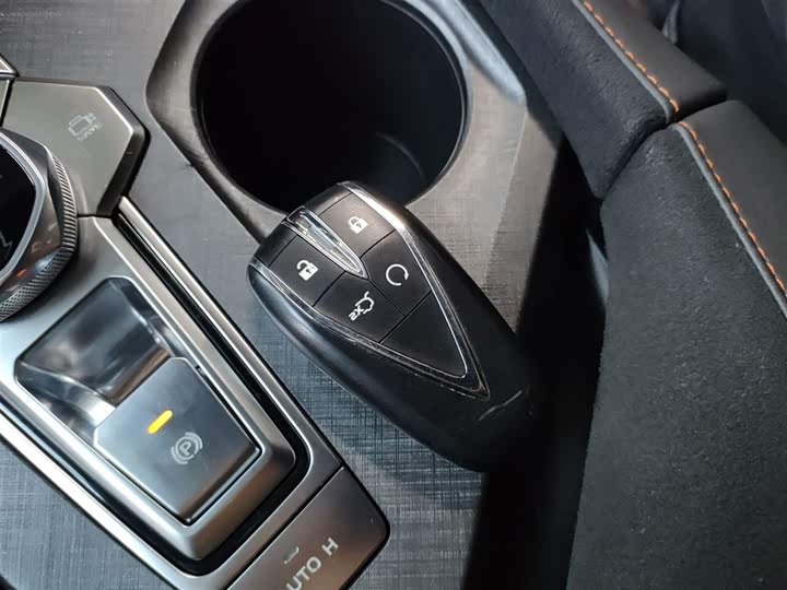 Фото 9 - Changan UNI-V