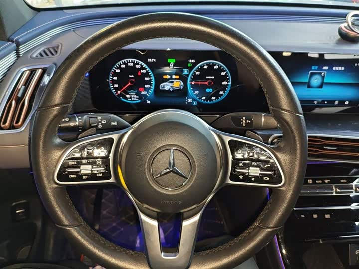 Фото 11 - Mercedes-Benz EQC