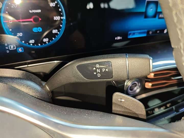 Фото 14 - Mercedes-Benz EQC